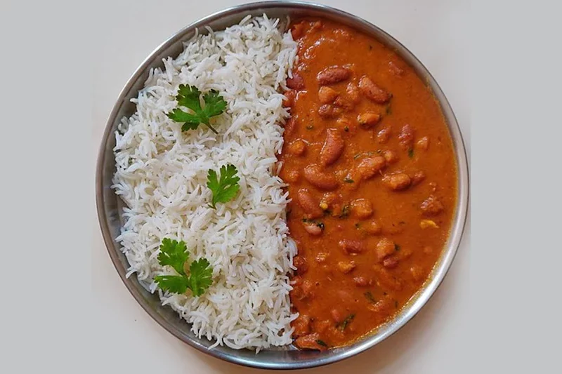 ଦରକାର ନାହିଁ ପିଆଜ କି ରସୁଣ, ଏମିତି ତିଆରି ହେବ ଟେଷ୍ଟି ରାଜମା